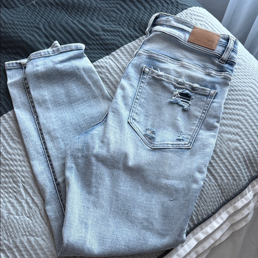 Light Wash Distressed Women's Jeans BKE PARKER